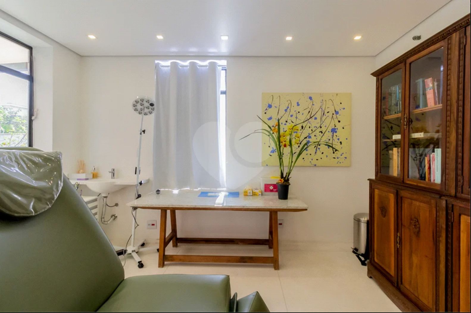 Imagem - ALUGAM-SE CONSULTÓRIOS MÉDICOS - CÓD.24406