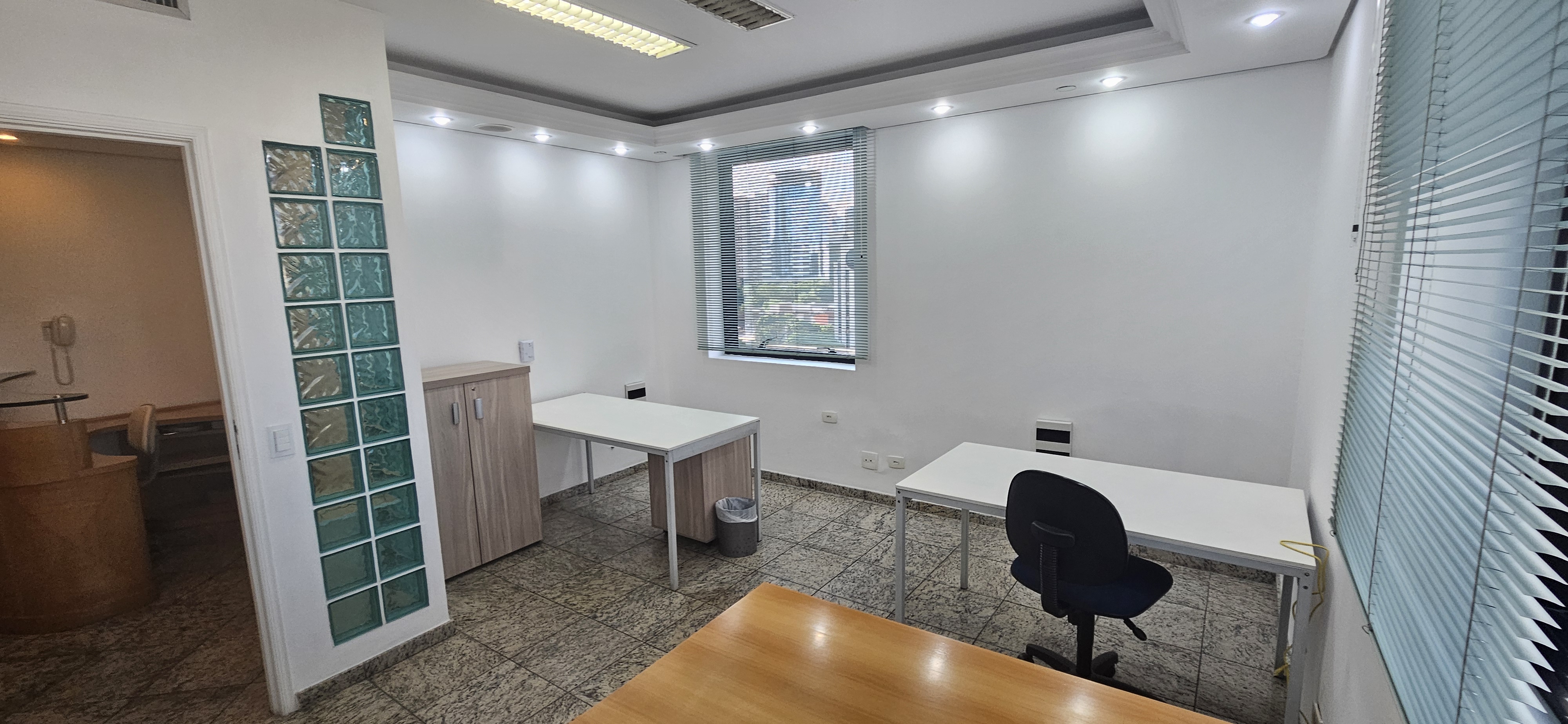 Imagem - ALUGUA-SE SALA PARA CONSULTÓRIO NA BERRINI – EDIFÍCIO IMPERIAL BERRINI OFFICES – CÓD. 30383